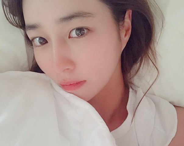 Foto selfie 9 aktris Korea tanpa makeup, bukti cantiknya natural