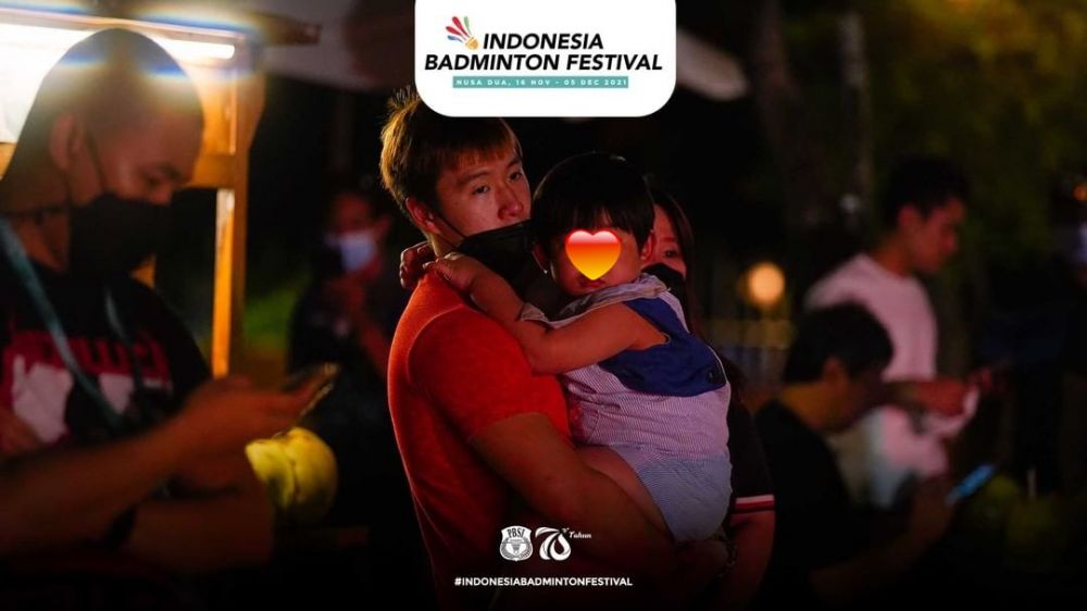 Sempatkan waktu di sela kompetisi, 9 momen Marcus Gideon momong anak