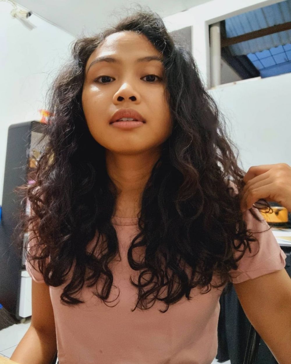 Percaya diri, ini potret 5 pemain 'Penyalin Cahaya' tanpa makeup