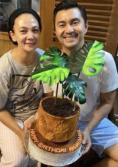 Kue ultah 9 pesinetron ini unik, punya Anjasmara kayak tanaman asli