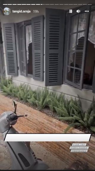 Bergaya farmhouse, intip 11 potret rumah Arya Saloka usai renovasi