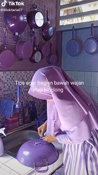 Wanita ini punya dapur unik serba ungu, begini 9 penampakan detailnya