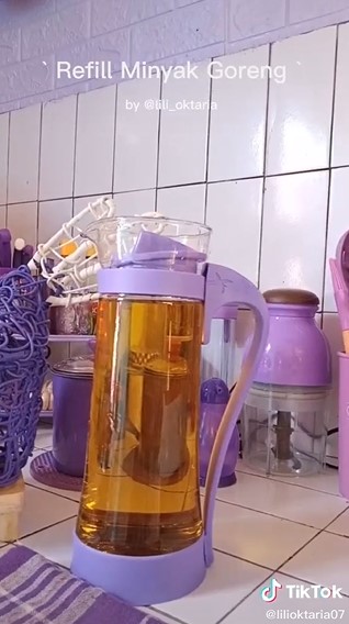 Wanita ini punya dapur unik serba ungu, begini 9 penampakan detailnya