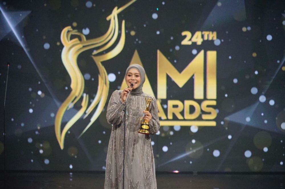 7 Gaya Lesty Kejora di AMI Awards 2021, anggun tunjukkan baby bump