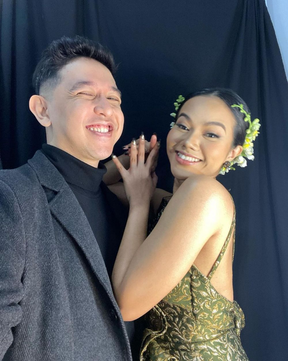 Gaya 6 pasangan seleb di AMI Awards, Lesty dan Rizky tampil serasi