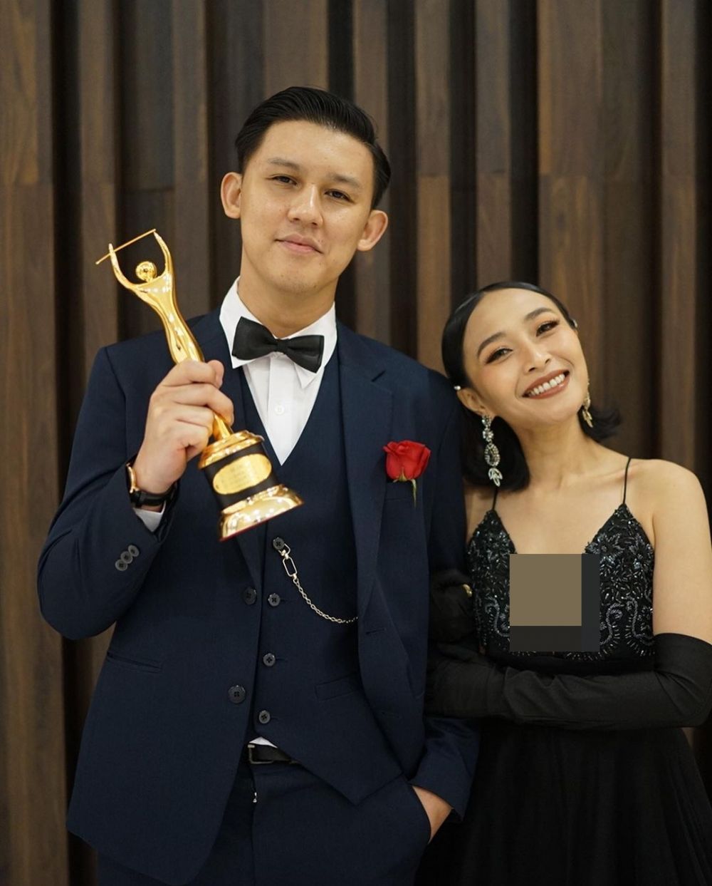 Gaya 6 pasangan seleb di AMI Awards, Lesty dan Rizky tampil serasi