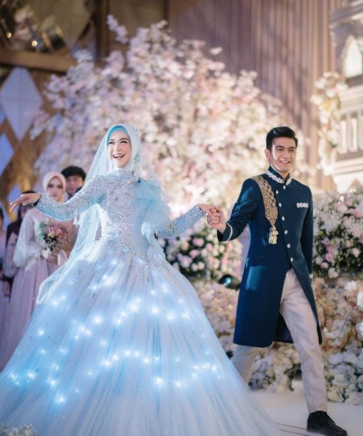 9 Seleb menikah berkonsep negeri dongeng, Ria Ricis bagaikan princess