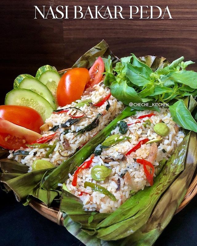 9 Cara membuat nasi bakar seafood ala rumahan, lezat dan praktis