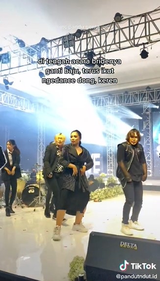 Pernikahan penggemar EXO ini usung konsep konser, begini 5 potretnya