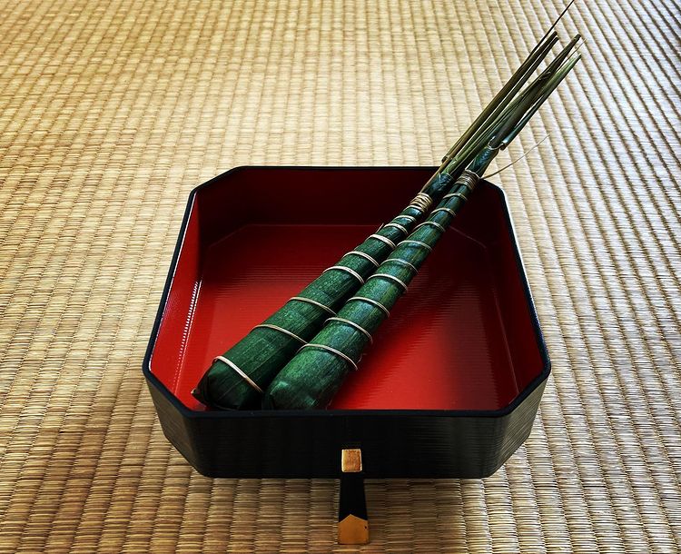 Selain Indonesia, hidangan khas 9 negara ini dibungkus daun pisang