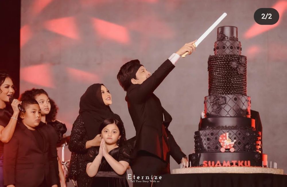 7 Momen ulang tahun Atta Halilintar di hotel mewah, semua serba hitam