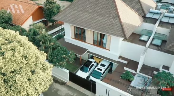 11 Potret rumah baru Lesty dan Rizky Billar, penuh dengan supercar