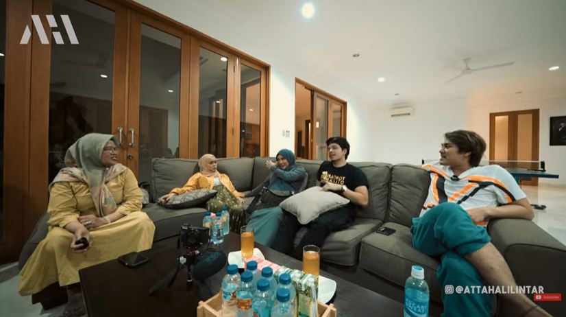 11 Potret rumah baru Lesty dan Rizky Billar, penuh dengan supercar