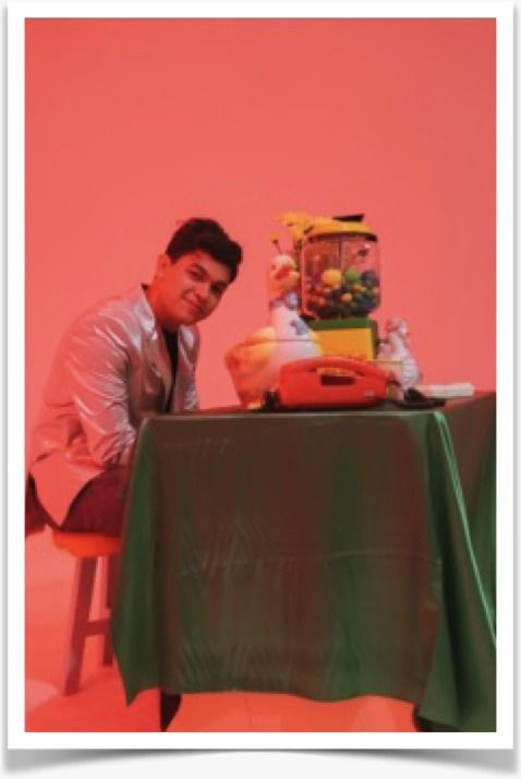 9 Potret Adam Peter, bintang iklan yang terjun ke dunia tarik suara