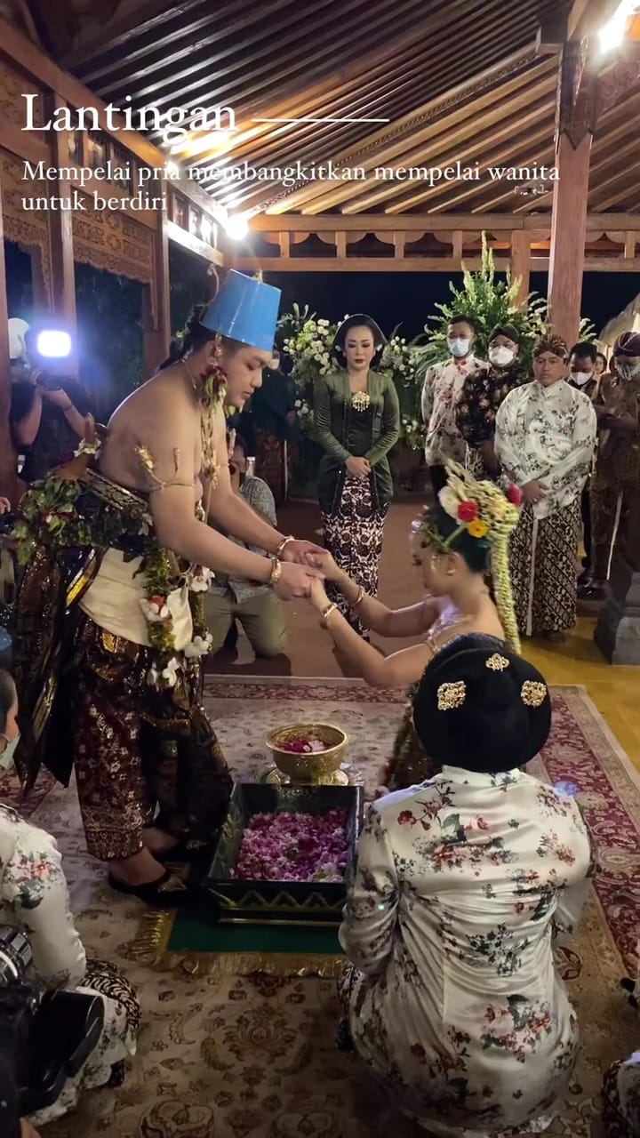 9 Momen pernikahan Cicilia Sinta adik Soimah, kental nuansa adat Jawa