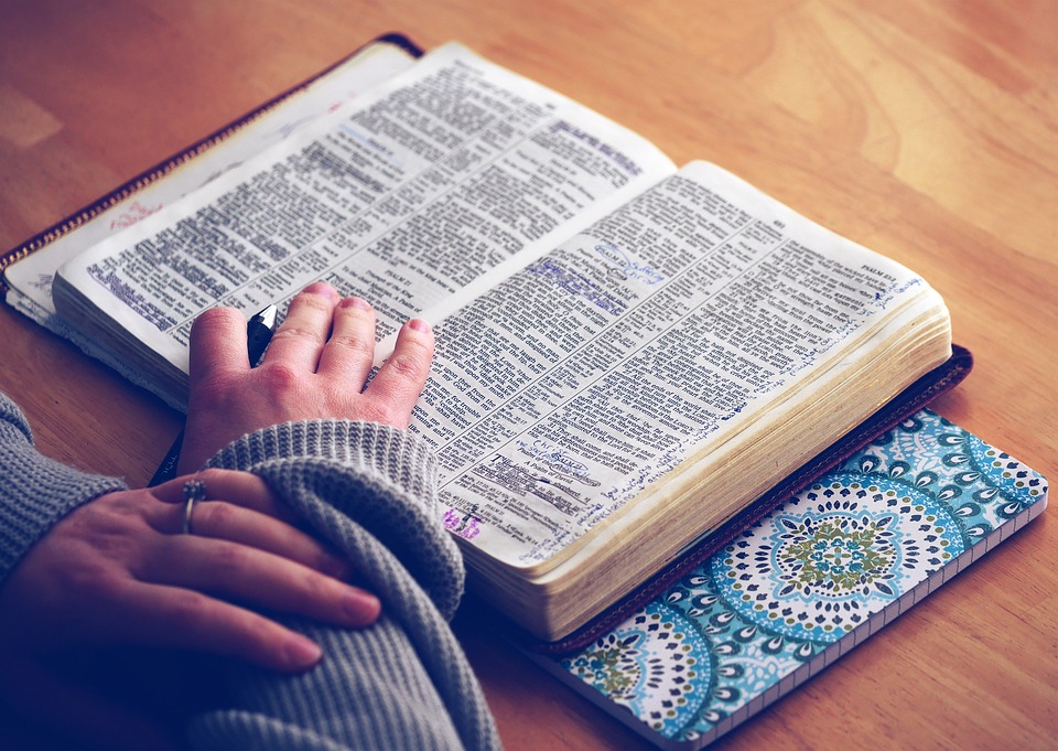 81 Motto hidup dari Alkitab, tenangkan hati dan pikiran