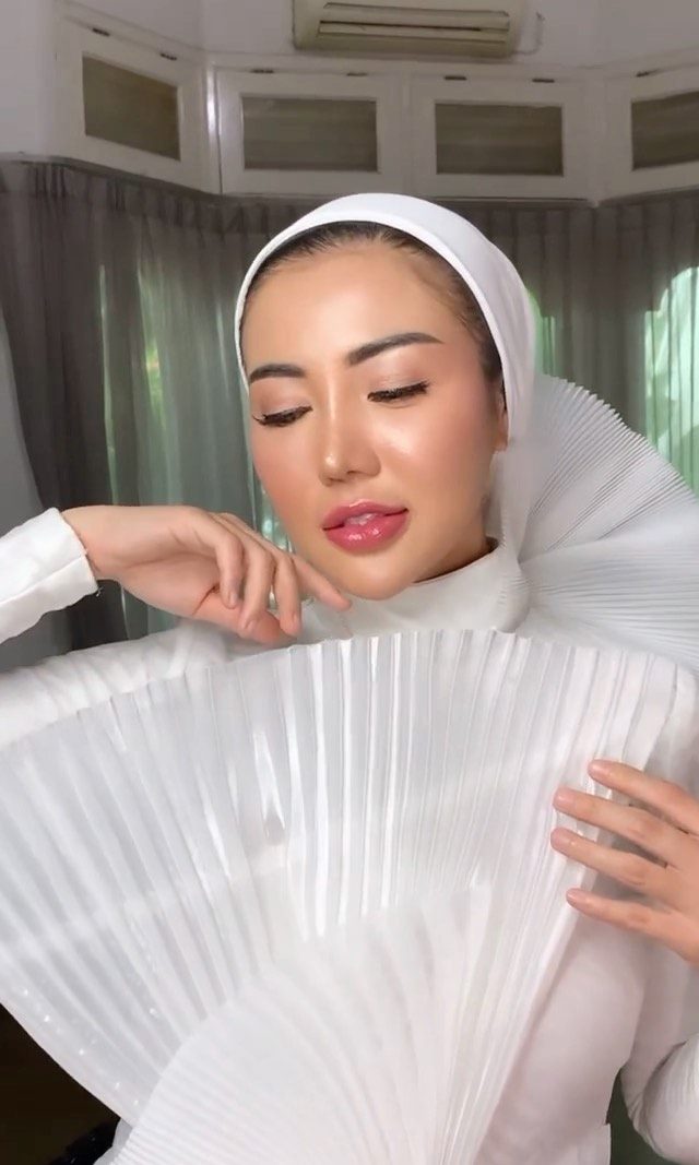 Di balik layar video klip 7 penyanyi, ada yang syutingnya di 8 negara