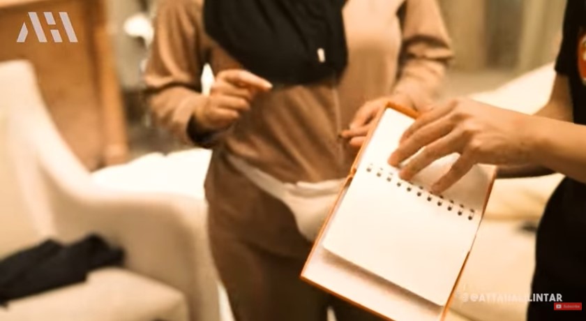 9 Momen Atta Halilintar buka kado ultah, dari Krisdayanti penuh makna