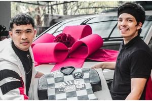 6 Potret kue ultah Atta Halilintar ke-27, mewah didominasi warna hitam