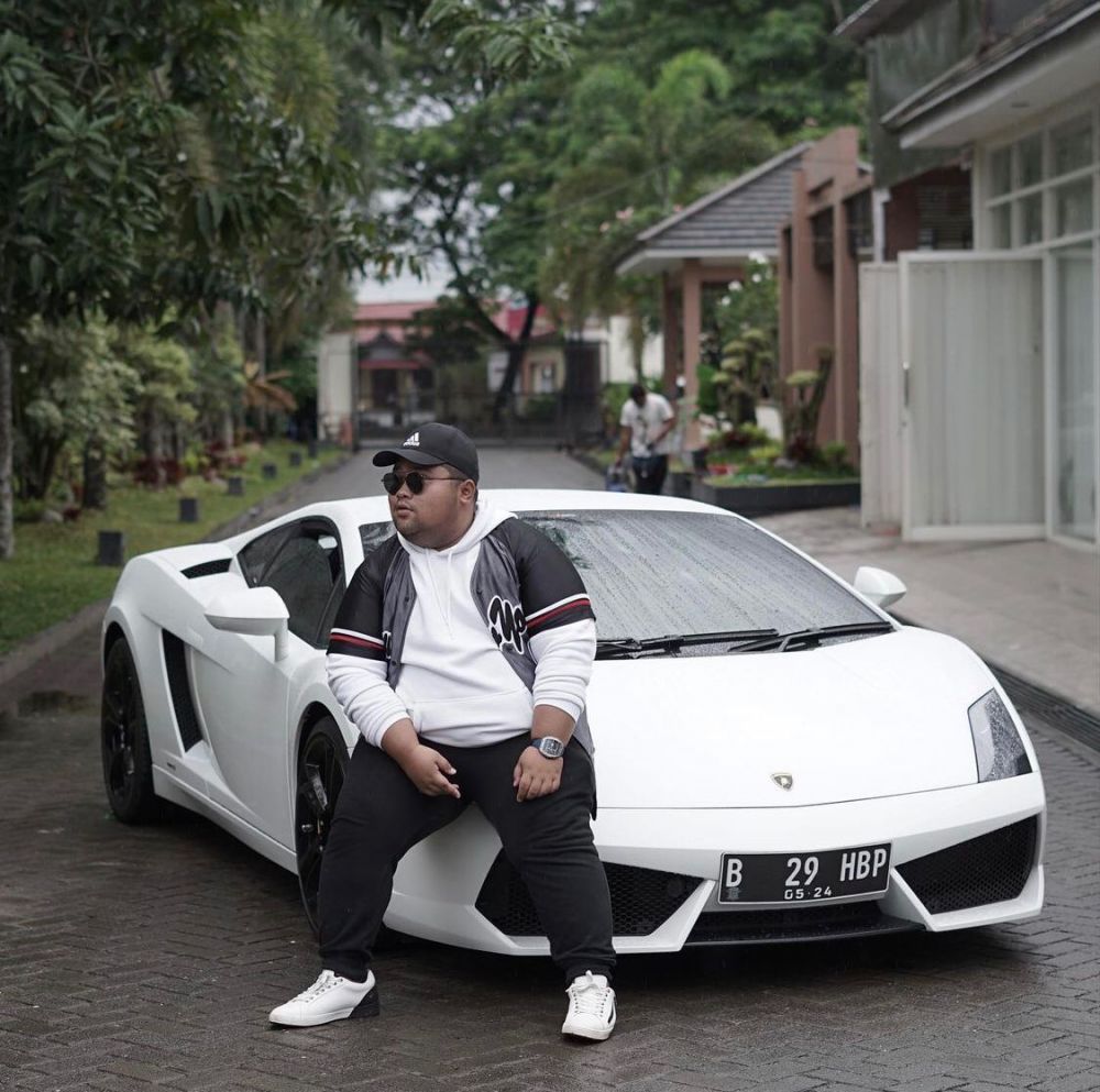 Ingat Mat Gondrong di sinetron Ronaldowati? Ini 9 potret terbarunya