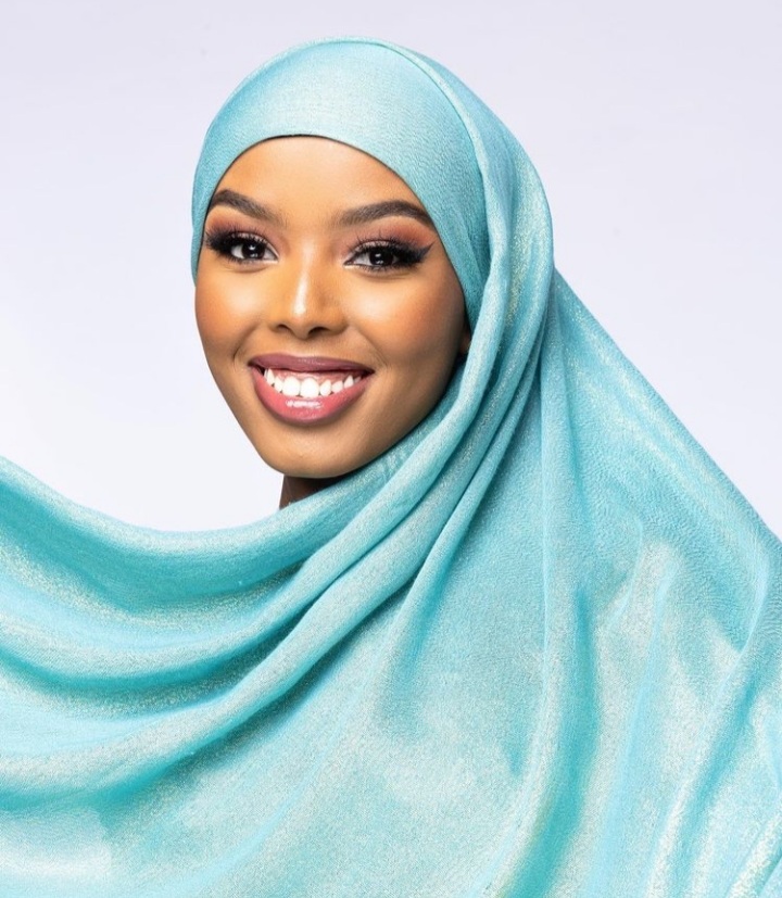 9 Potret cantiknya Khadija Omar, kontestan Miss World berhijab pertama