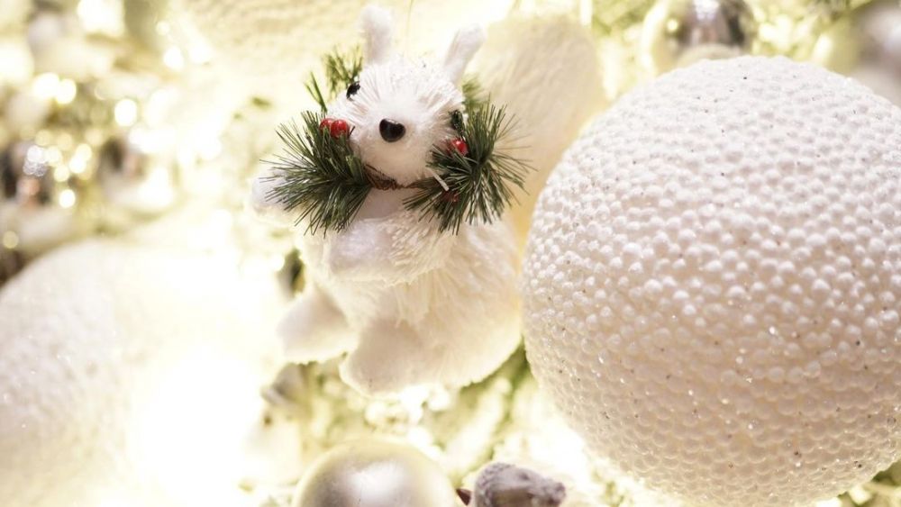 Sandra Dewi dekorasi rumahnya bertema white christmas © Instagram