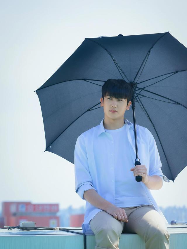 9 Fakta menarik Park Hyung-sik 'Happiness', anak konglomerat di Korea