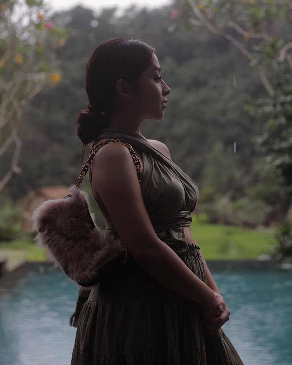 7 Potret Nikita Willy tunjukkan baby bump, anggun berkebaya