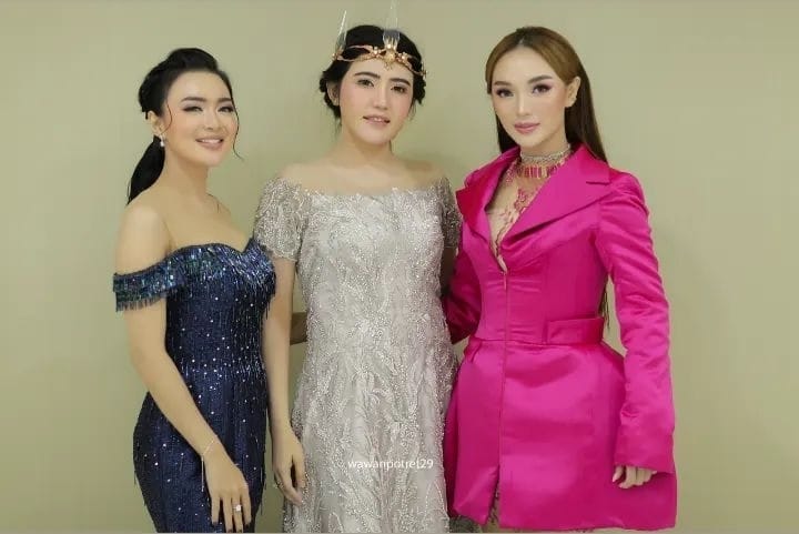 7 Gaya Zaskia Gotik di Anugerah Dangdut Indonesia, dandan bak Barbie