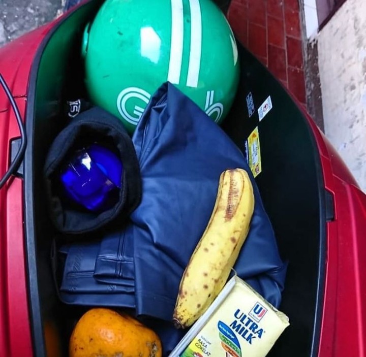 11 Potret lucu bekal driver ojek online waktu narik, ada-ada aja