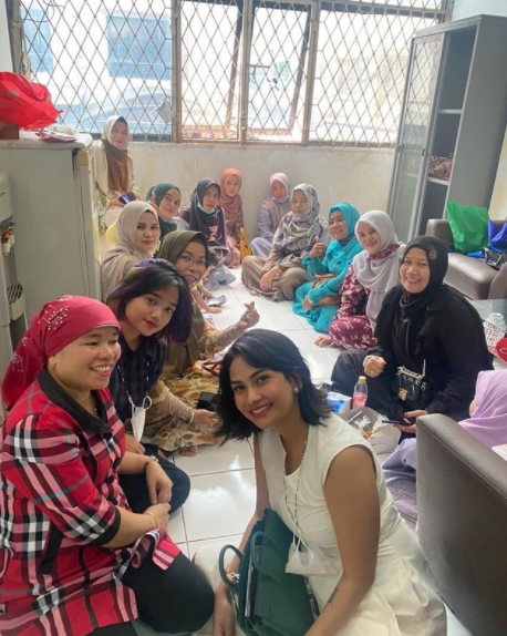 Penuh kehangatan, 7 foto kenangan mendiang Vanessa Angel & ibu mertua