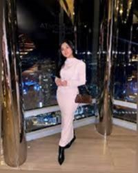 Momen 5 seleb dinner di Burj Khalifa, Ashanty bawa rombongan