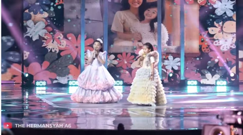 7 Gaya kece Thalia Onsu dan Arsy Hermansyah duet bareng di SCTV Awards