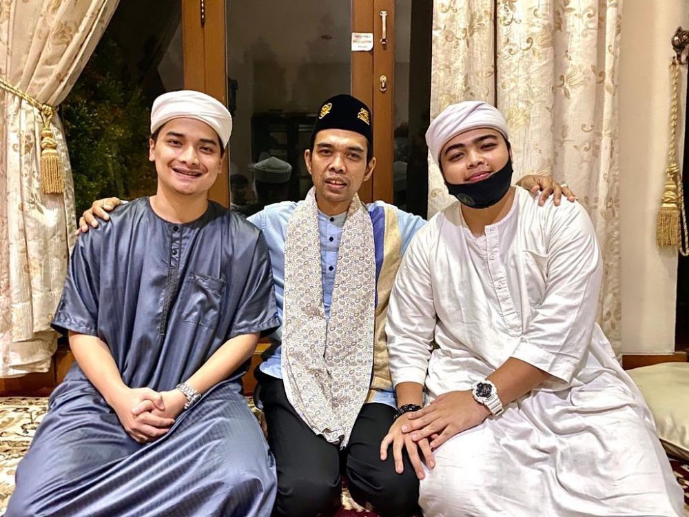 9 Potret kenangan Alvin Faiz dan Ameer Azzikra, penuh kehangatan