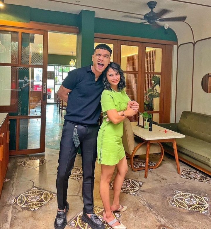 9 Pesona Fadly Faisal adik Bibi Ardiansyah, parasnya mirip sang kakak