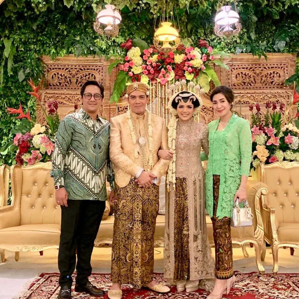 Penampilan 9 presenter dan pasangan saat kondangan, gayanya serasi