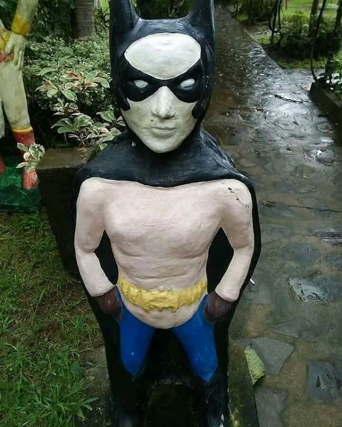 9 Potret absurd action figure Batman ini bentuknya bikin ngakak