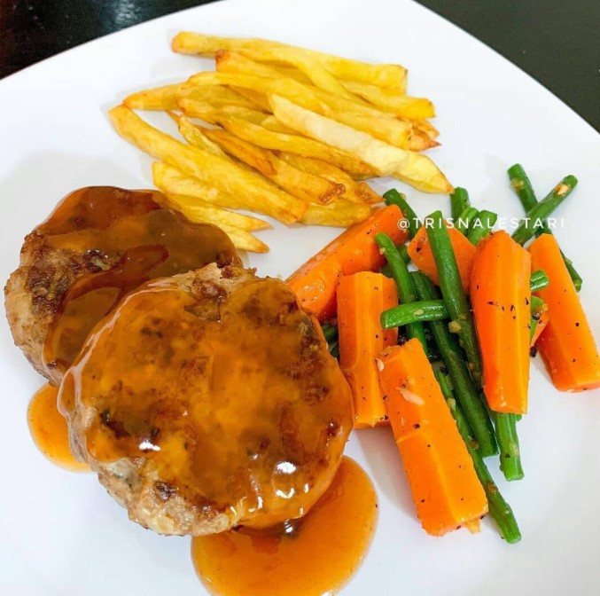 11 Cara membuat steak daging ala restoran, enak dan antialot
