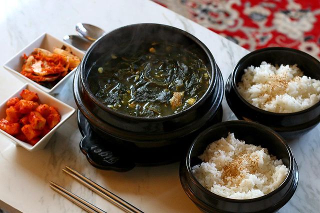 Tak melulu kue, makanan khas ultah 7 negara Asia ini penuh makna