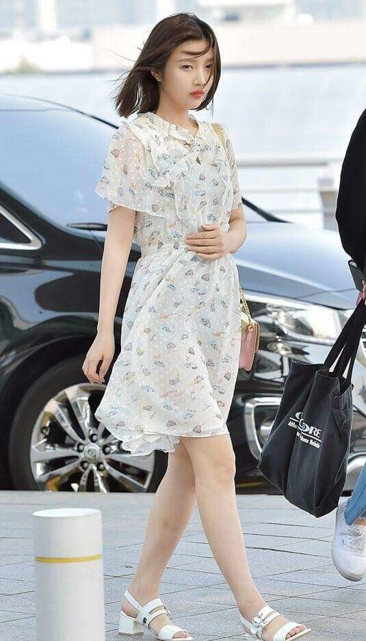 Gaya airport fashion 13 idol K-Pop, glamor hingga kasual