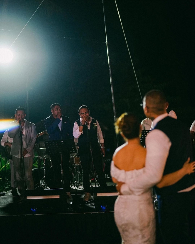 Baru diungkap, ini 9 momen resepsi Miller Khan dan Farina di Bali