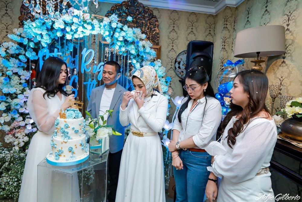 7 Momen pertemuan Bella Shofie dan mantan istri suaminya di ultah anak