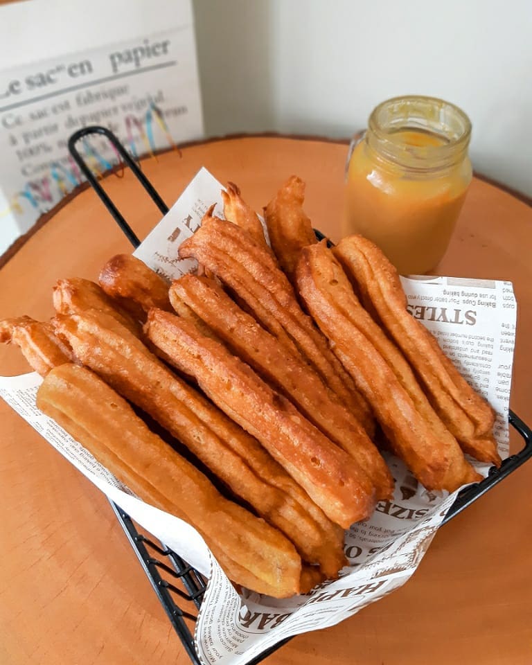 9 Cara membuat kreasi churros cokelat, renyah dan mudah dibuat