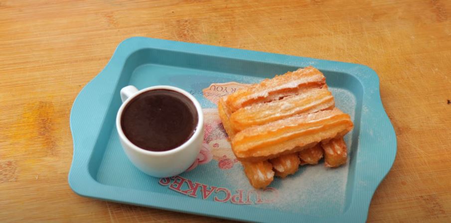 9 Cara membuat kreasi churros cokelat, renyah dan mudah dibuat