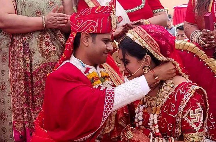 7 Potret pernikahan Aishwarya Sharma dan Neil Bhatt, meriah & romantis
