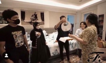 Atta Halilintar beri kado lahiran anak Raffi Ahmad, celemek seharga HP