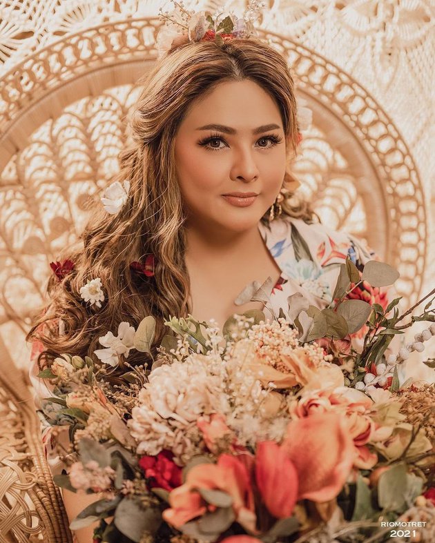 11 Pemotretan terbaru Audy Item usai diet, bergaya ala wanita Latin