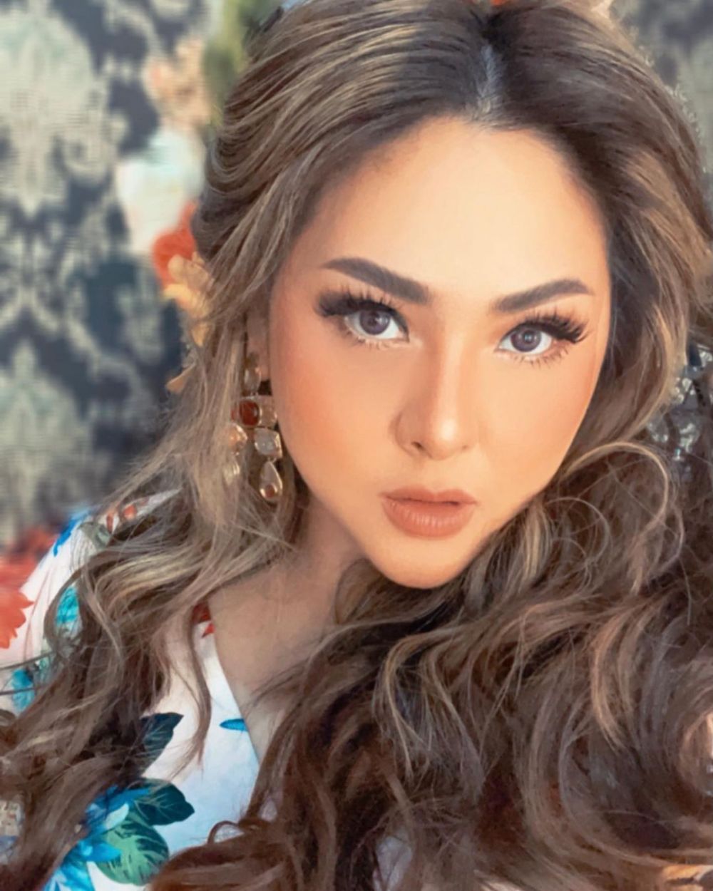 11 Pemotretan terbaru Audy Item usai diet, bergaya ala wanita Latin