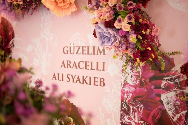 11 Momen akikah anak Margin dan Ali Syakieb, dekorasinya serba pink
