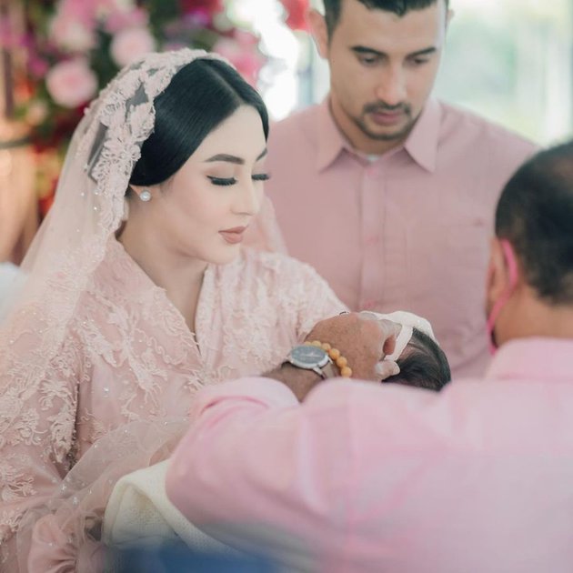 11 Momen akikah anak Margin dan Ali Syakieb, dekorasinya serba pink